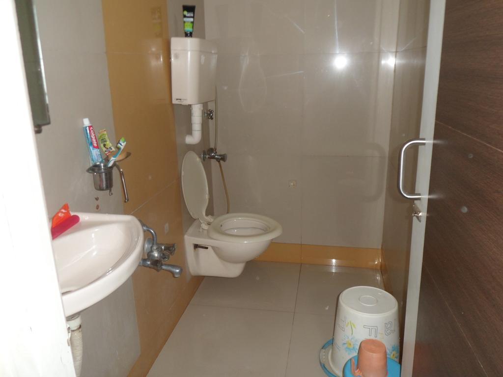 Hotel Atithi Ahmadábád Kültér fotó