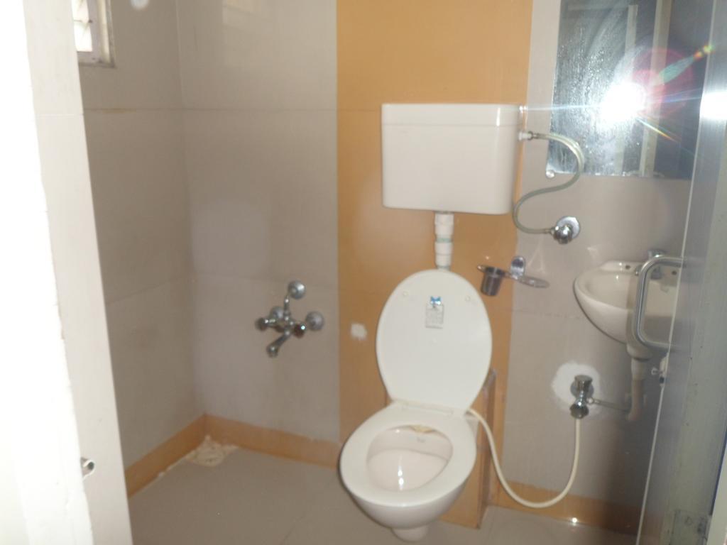 Hotel Atithi Ahmadábád Kültér fotó